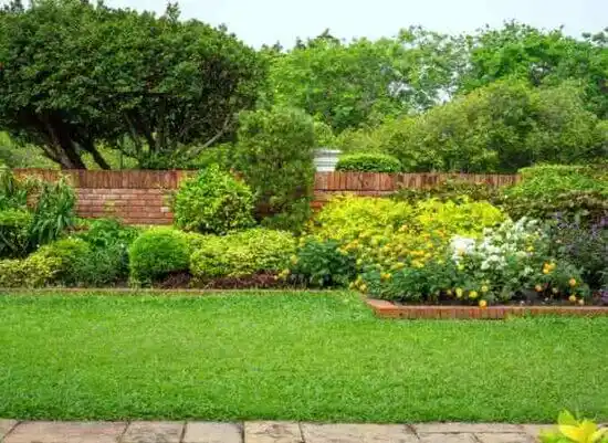 landscaping services Greenhills